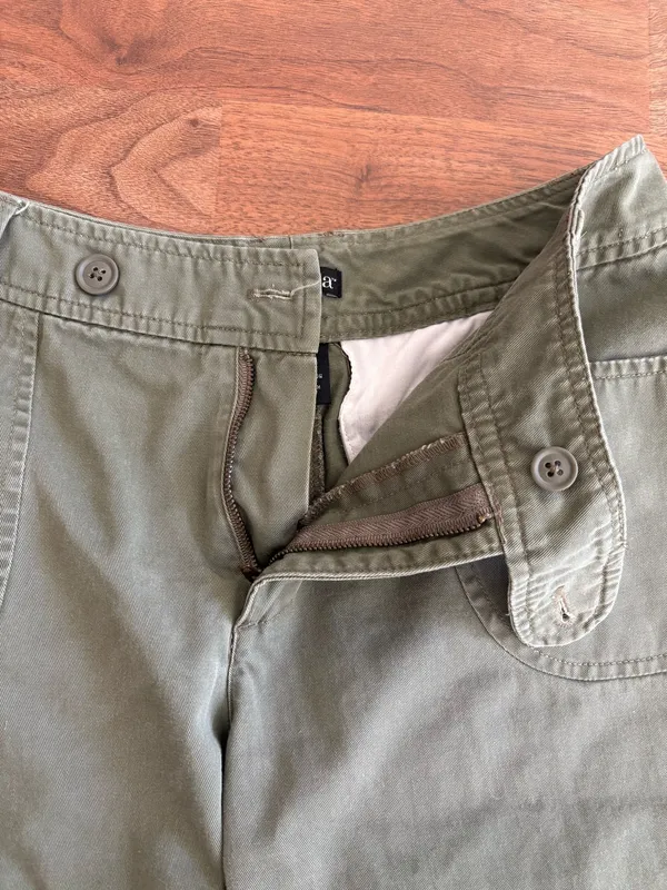 Capri Shorts Green Size XS - Image 2