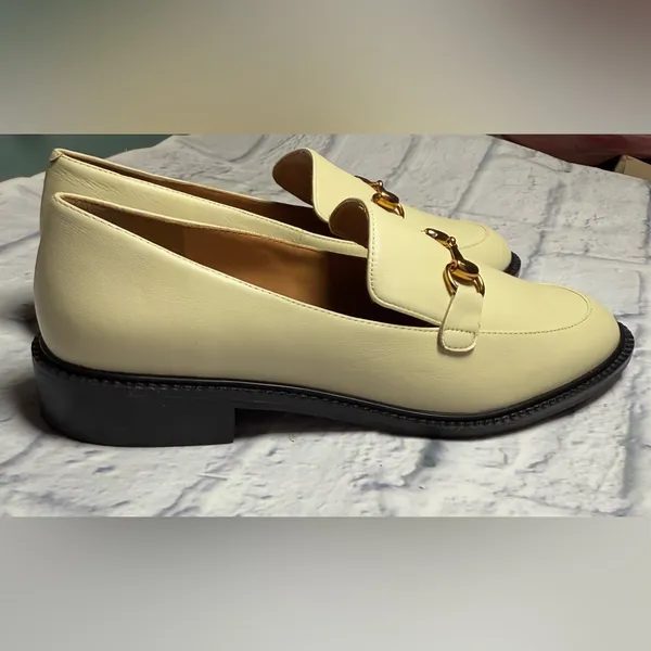 Lisa Vicky Cream Loafers with Gold Accent - Image 3