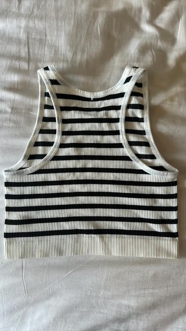 Amazon Crop tight-fitting top - Image 3