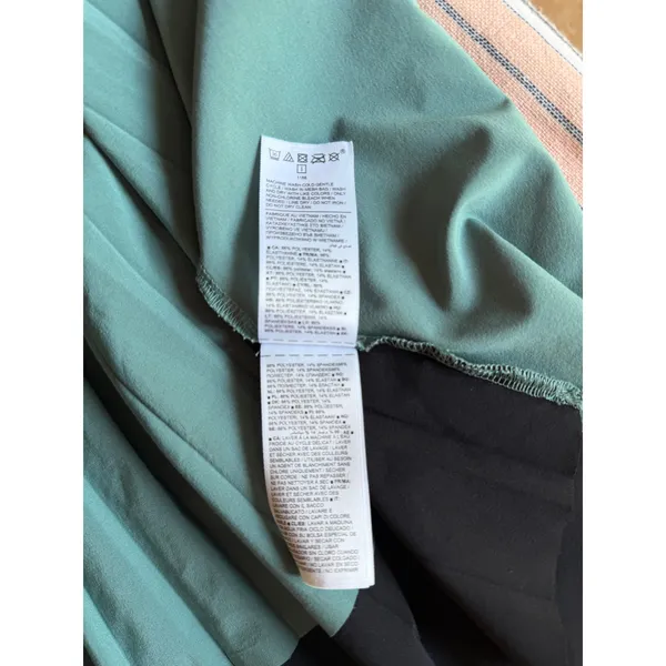 Athleta Women's Green Colorblock Swing Tank Top Medium Sleeveless Travel Hiking - Image 9