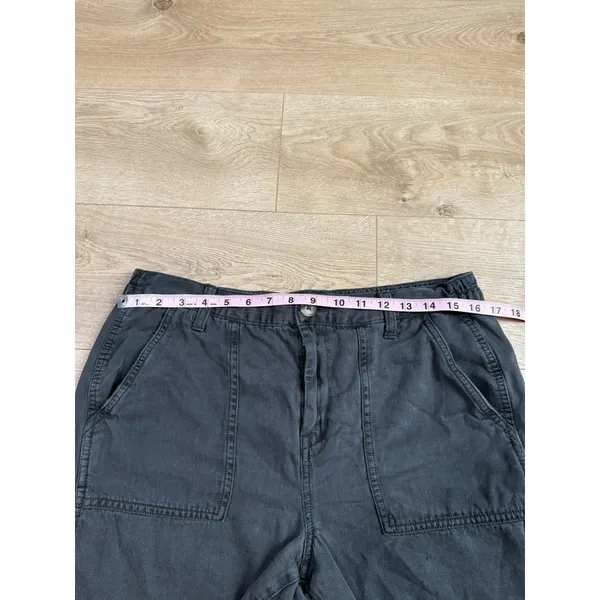 Aerie Women's Shorts Gray Solid Adventure Utility Frayed Hem linen blend size M - Image 6