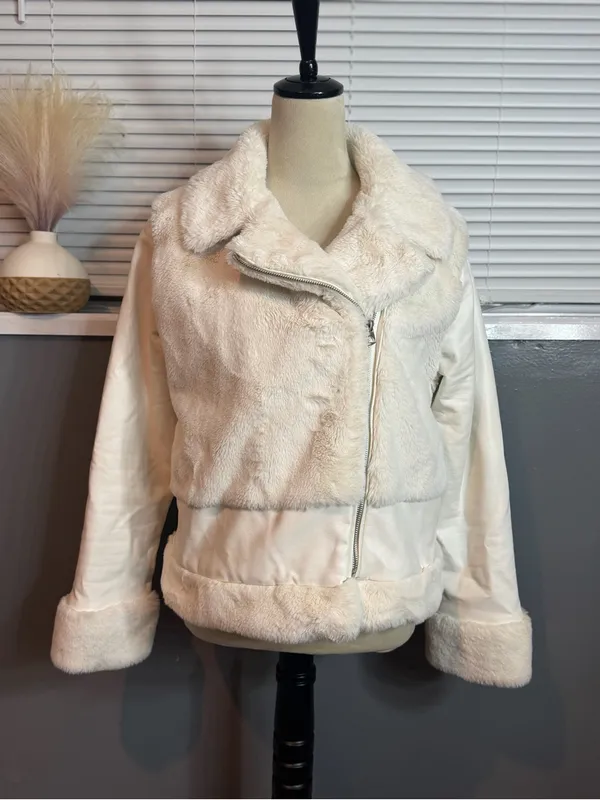 Nine West Cream Faux Fur Moto Jacket Size Small - Image 5