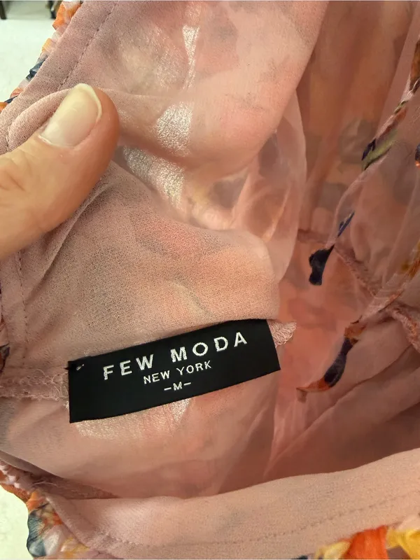 Few Moda Floral Cold Shoulder‎ Ruffle Romper Pink Size Medium - Image 5