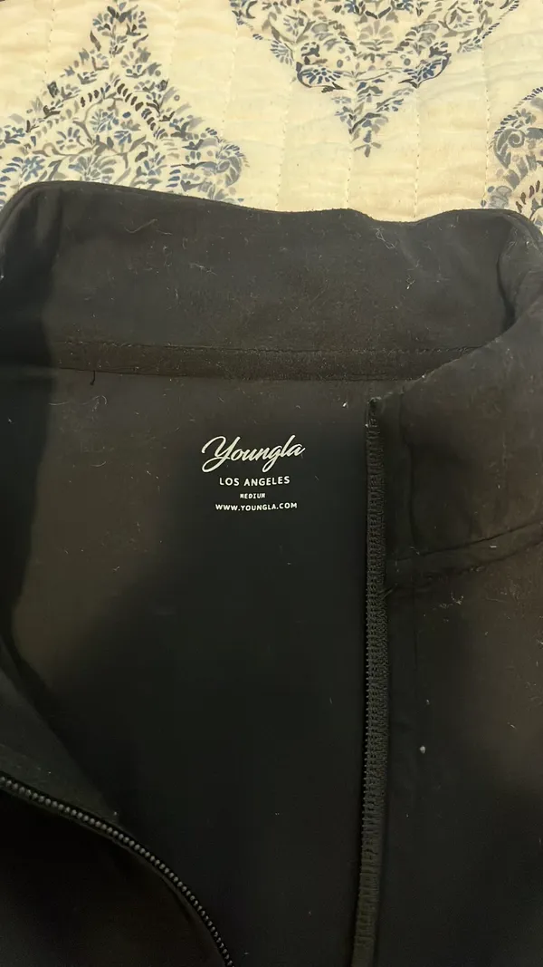 Youngla Blackzip up Black Size M - Image 4