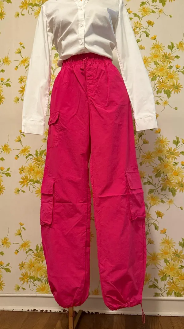 High waist parachute cargo pants in hot pink size M - Image 3