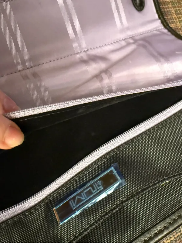 Tumi Black Hanging Toiletry Bag - Image 7