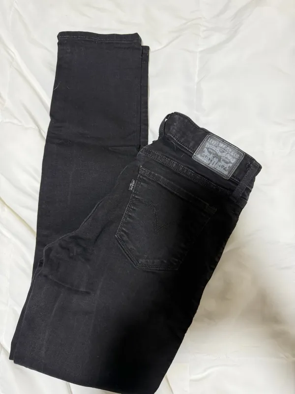 Levi’s Shaping Skinny Jeans - Image 2