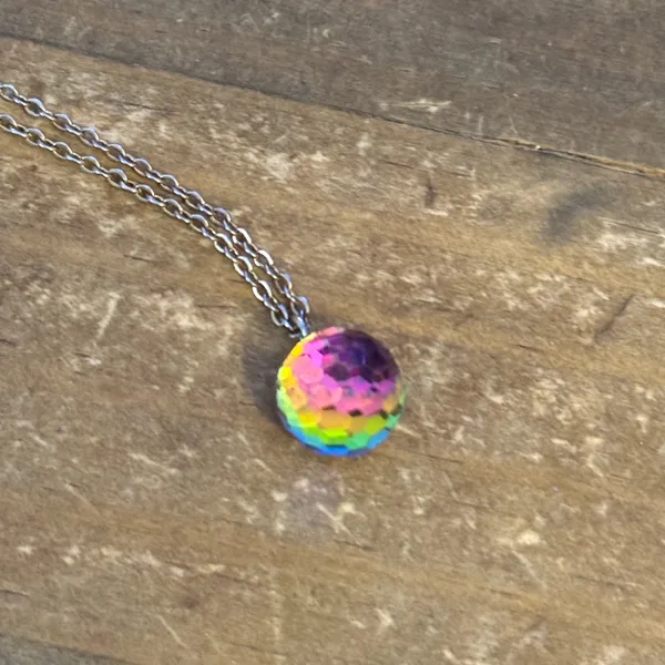 Vintage rainbow prism crystal pendant necklace - Image 4