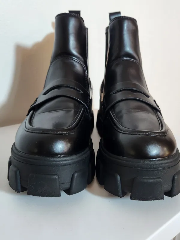 Circus by Sam Edelman Black Chelsea Loafer Platform Lug Sole Boots Size 9 - Image 2