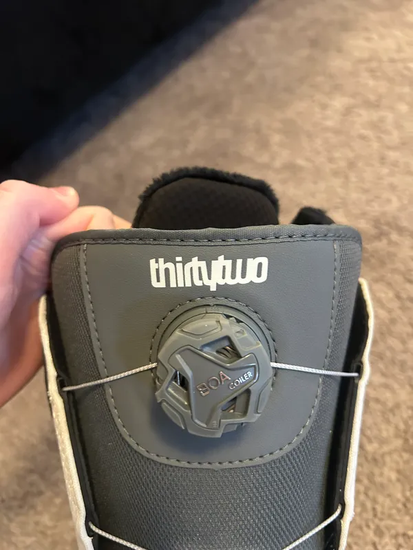 Thirty Two Snowboarding Boots Size 8.5 - Image 3