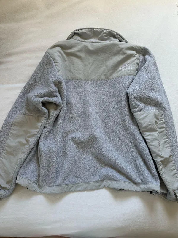 North Face Light Grey Fleece Jacket - Image 4