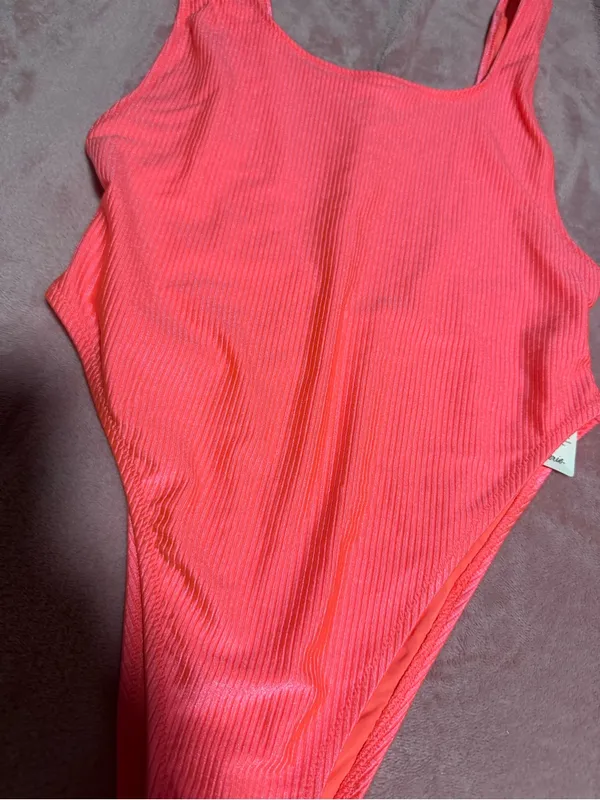 Aerie swim - Image 4