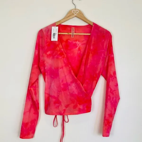 Outdoor Voices Tissue Wrap top in bright pink tie dye. New with tags. Size Large - Image 4