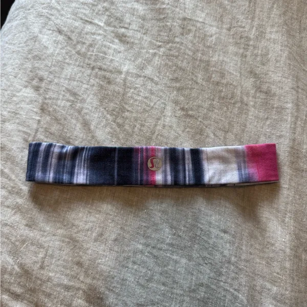 Lululemon Fly Away Tamer Headband - Image 2
