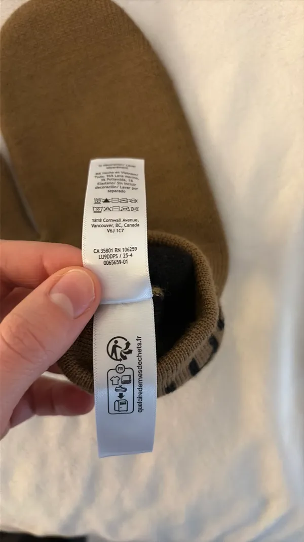 Lululemon mittens  - Image 4