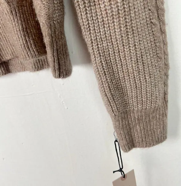 NWT Ruffle Shoulder Crewneck Sweater Oatmeal Size Small S NEW - Image 5