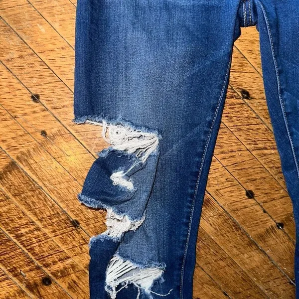 American Eagle distressed sz 2 destroyed hi-rise jeggings - Image 2