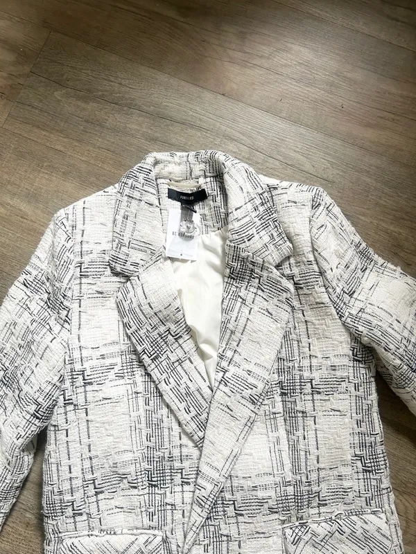 NEW Forever 21 set of tweed blazer and skirt size Small. - Image 2