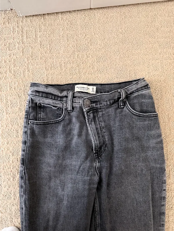 Abercrombie Straight leg jeans - Image 3