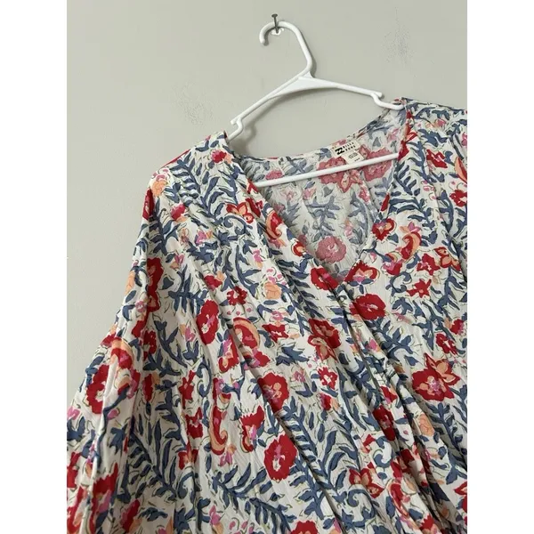 Billabong Safe Bet Surplice Top Floral V-Neck Boho Blouse Size Medium - Image 5