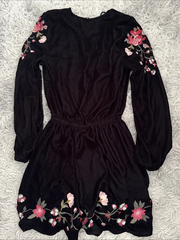 a.n.a Black Velvet Long Sleeve Dress with Pink Floral Embroidery (XS) - Image 7