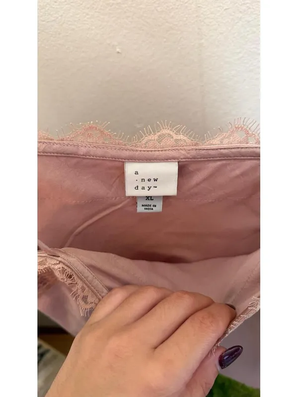 A New Day NWT XL Pink Wild Fable Womens Lace Trim Satin Crop - Image 4