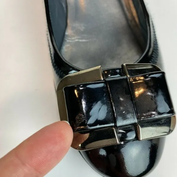 Stuart‎ Weitzman Wedge Heels 5.5 Black Patent Leather Silver Bow Office Career - Image 9