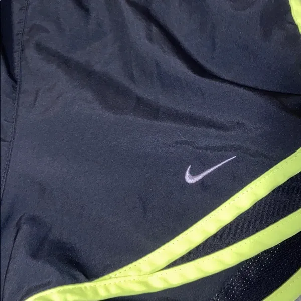 NIKE DRI-FIT SHORTS - Image 3