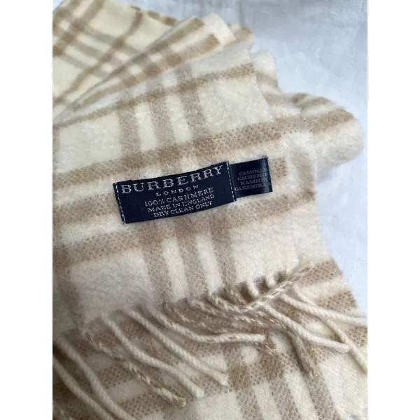 Burberry Novacheck Beige Cream Cashmere Knit Fringe Scarf - Image 3