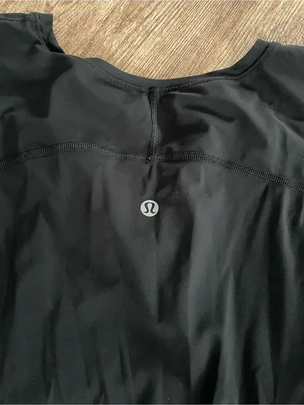 Lululemon UVP Run Short Sleeve Black - Image 5