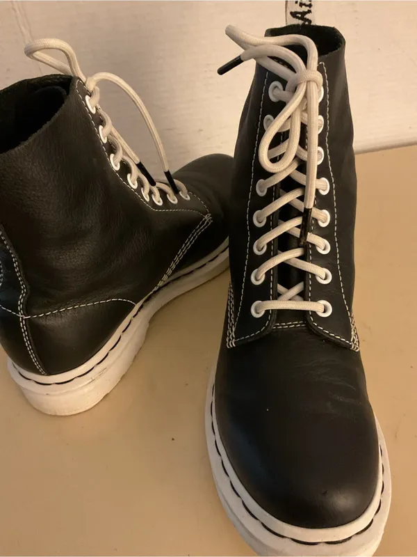 Dr. Martens women black leather 1460 combat Pascal boots US 8 - Image 3