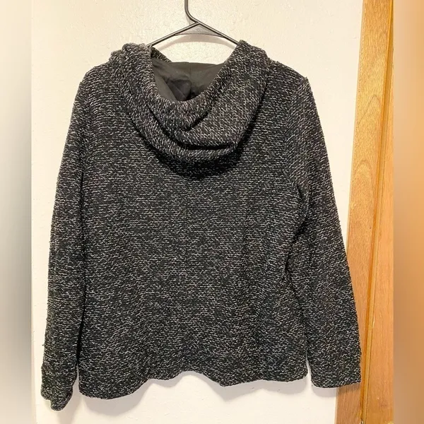 Fabletics Yukon Pullover Hoodie Sweatshirt - Image 4
