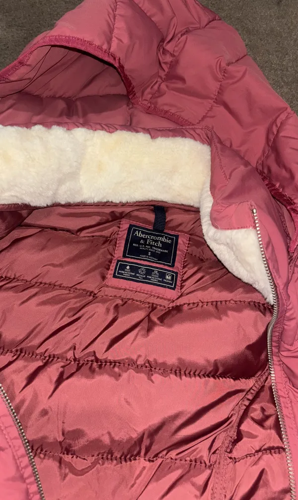 Abercrombie & Fitch Pink Puffer Jacket - Image 5