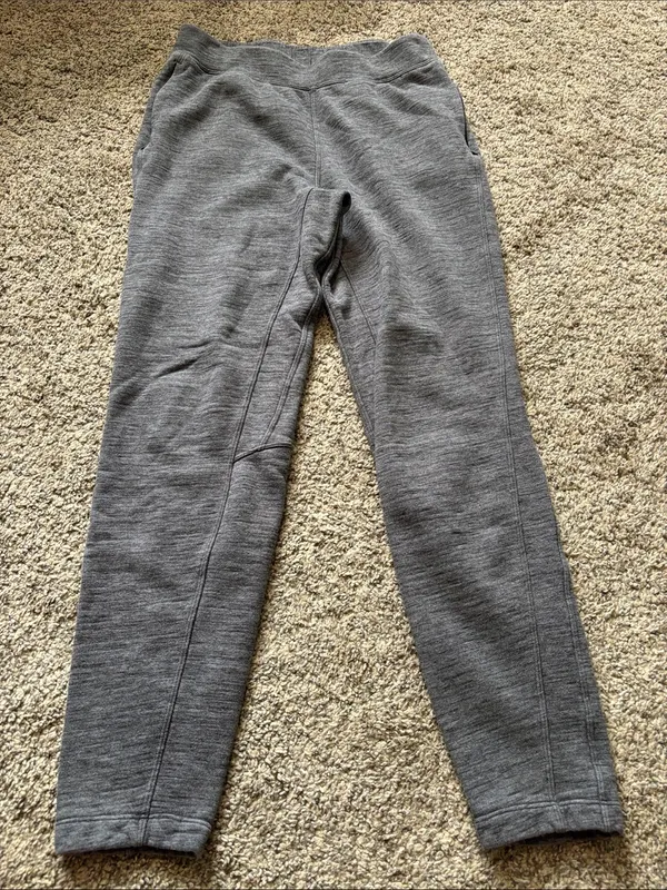 Lululemon Free To Roam Jogger 28" size 6 - Image 3