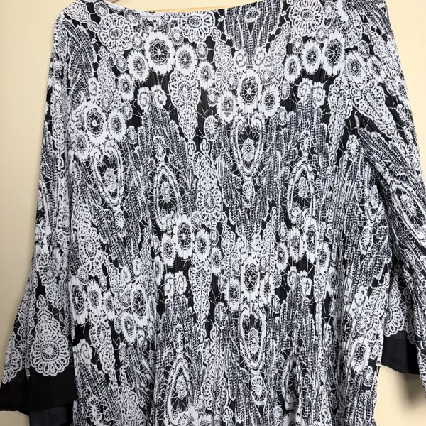Avenue Blouse 30/32 Black White Whimsigoth Rhinestone Pleated Bell Sleeve Tunic - Image 9