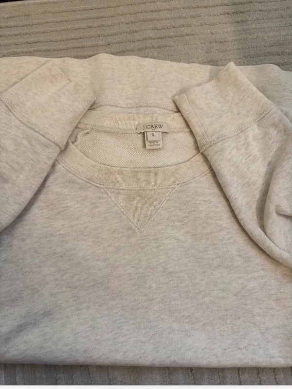 Crew Oatmeal Crewneck Sweatshirt 🤍 Size Small - Image 3