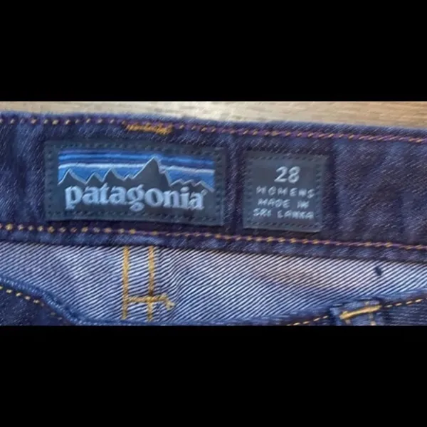 Patagonia denim jeans in a size 28 - Image 5