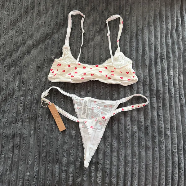 SKIMS Ruby Heart Fits Everybody Picot Set - Image 4