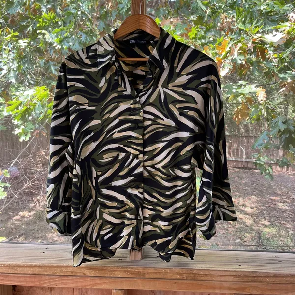 Zara Women's Camo Colored Animal Print Long Sleeve Satin Blouse Size S - Image 2