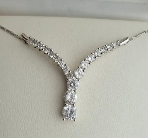 DIAMOND LUXE Sterling Silver Simulated Diamond V Shaped Journey Necklace 18" NEW - Image 3