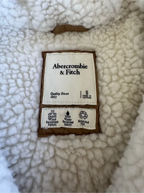 Abercrombie & Fitch Quilted Tan Puffer Jacket with White Sherpa Collar Sz Small - Image 6
