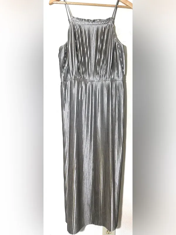 Banana Republic Metallic Silver Pleated Midi Dressy Womens Sz 10 - Image 3
