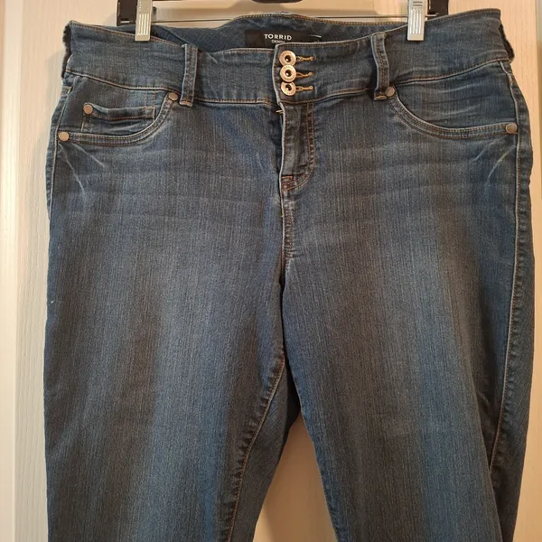 Torrid Sz 18 Blue Women's Capri Jeans - Image 7