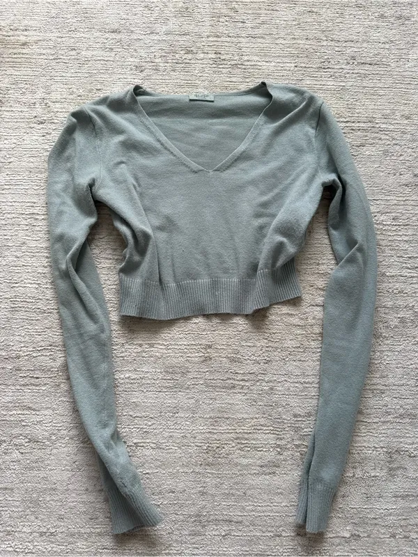Brandy Melville Sage Cropped V-Neck Long Sleeve Top (One Size) - Image 3