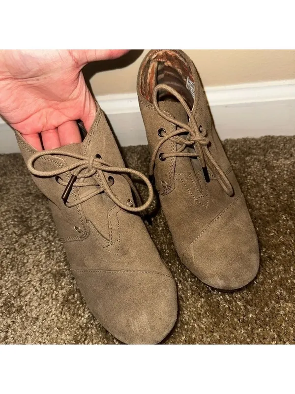 Toms Tan Suede Ankle Wedge Boots Women's Size 7.5 - Image 3
