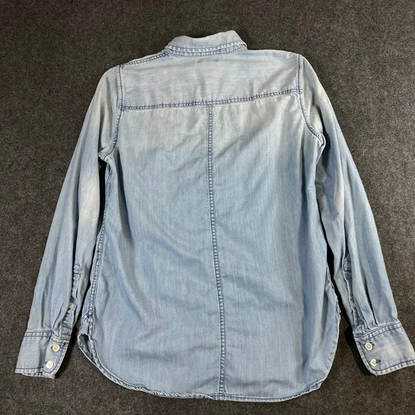 J.Crew Womens‎ Light Wash Chambray Denim Button Down Shirt Size 4 Long Sleeve - Image 2