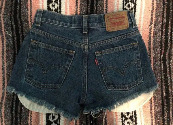 Levi's Womens 550 High rise Darkwash Denim Shorts - Image 2