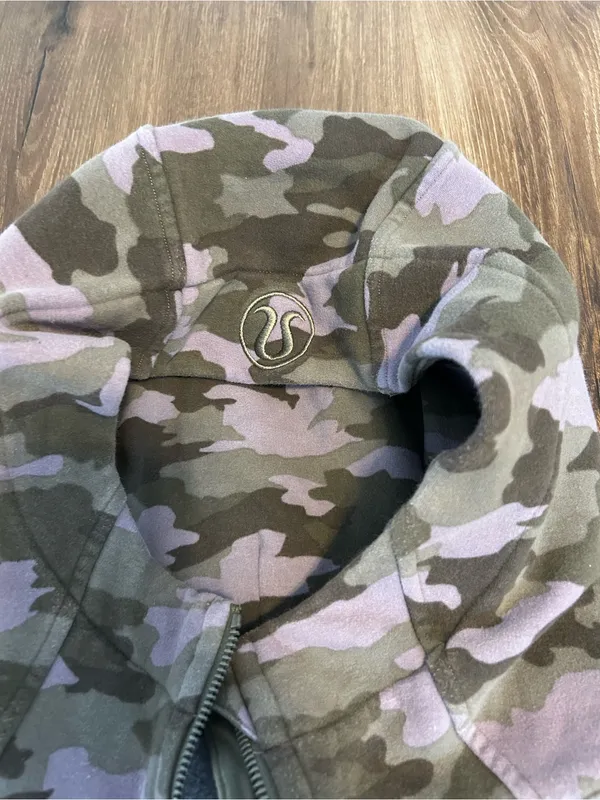 lululemon athletica Camouflage Zip Hoodie - Green/Purple - Image 3