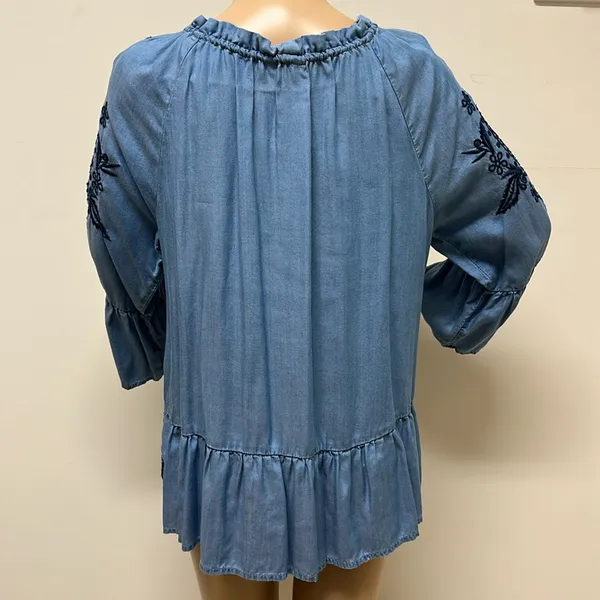 Crown & Ivy light denim embroidered top with drawstring collar, size L - Image 6