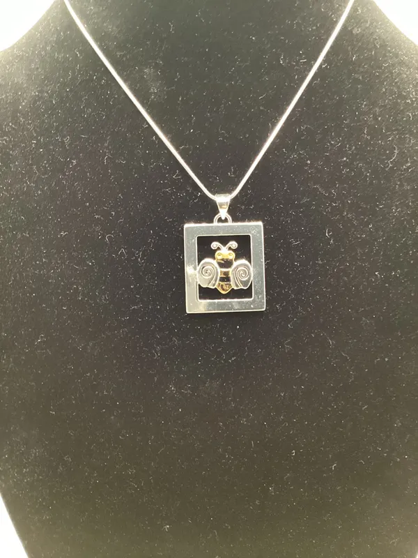 Best mixed metal artisan Bee charm. 1”x1”. - Image 10